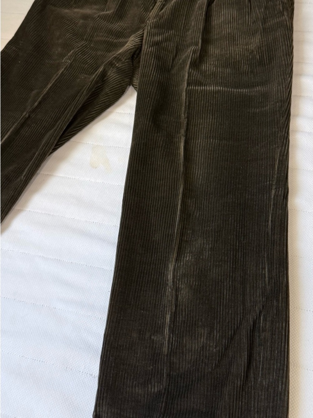 Men's Corduroy Pants in Dark Olive